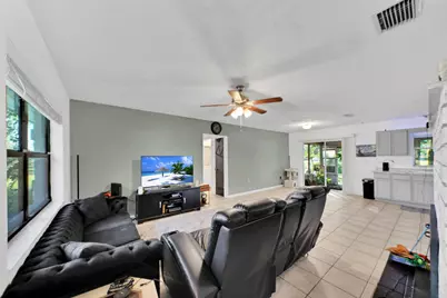 1031 SW 24th Avenue, Okeechobee, FL 34974 - Photo 8