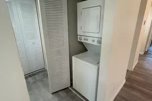 3252 Foxcroft Rd, Miramar, FL 33025 - Photo 18