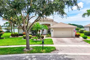 13461 Barcelona Lake Cir, Delray Beach, FL 33446 - Photo 2