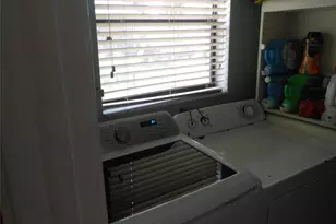 8706 NW 83rd St, Tamarac, FL 33321 - Photo 24