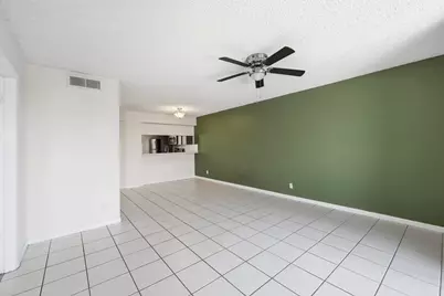 10501 W Broward Boulevard #405, Plantation, FL 33324 - Photo 8