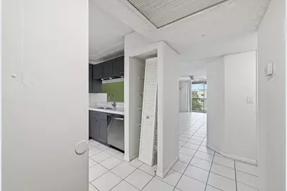 10501 W Broward Boulevard #405, Plantation, FL 33324 - Photo 4