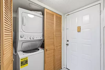 10501 W Broward Boulevard #405, Plantation, FL 33324 - Photo 12