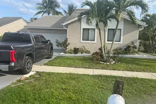 5765 Strawberry Lakes Cir, Lake Worth, FL 33463 - Photo 2