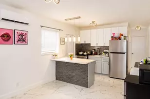 306 NE 6th St, Hallandale Beach, FL 33009 - Photo 4