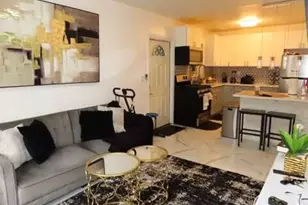 306 NE 6th St, Hallandale Beach, FL 33009 - Photo 2
