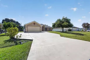 441 SW Doreen St, Port Saint Lucie, FL 34983 - Photo 2