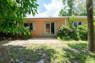 105 Sheridan Ln, Jensen Beach, FL 34957 - Photo 2