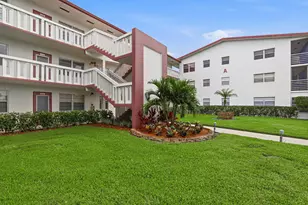 32 Fanshaw A, Boca Raton, FL 33434 - Photo 2