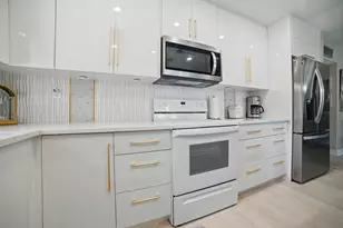 137 Piedmont C, Delray Beach, FL 33484 - Photo 8