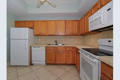 524 7th Square #101, Vero Beach, FL 32962 - Photo 8
