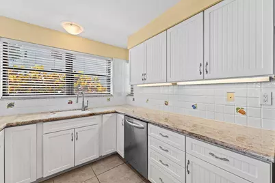 372 Golfview Road #101, North Palm Beach, FL 33408 - Photo 8