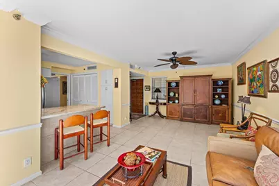 372 Golfview Road #101, North Palm Beach, FL 33408 - Photo 10