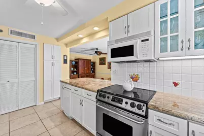 372 Golfview Road #101, North Palm Beach, FL 33408 - Photo 8
