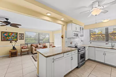 372 Golfview Road #101, North Palm Beach, FL 33408 - Photo 10