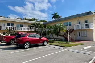 1455 N 12th Ct, Hollywood, FL 33019 - Photo 2