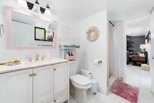1351 NE 40th Pl, Oakland Park, FL 33334 - Photo 16