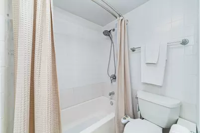 1351 NE 40th Place, Oakland Park, FL 33334 - Photo 32