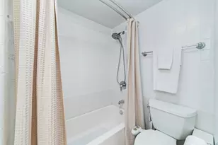1351 NE 40th Pl, Oakland Park, FL 33334 - Photo 32