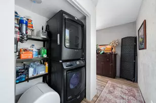 1351 NE 40th Pl, Oakland Park, FL 33334 - Photo 24