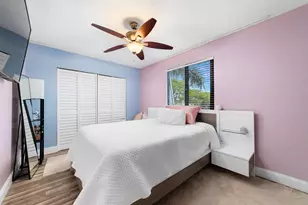 1351 NE 40th Pl, Oakland Park, FL 33334 - Photo 26