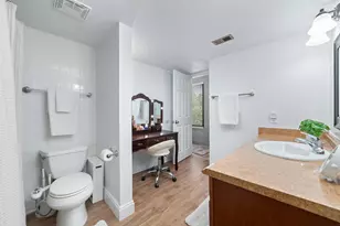 1351 NE 40th Pl, Oakland Park, FL 33334 - Photo 30