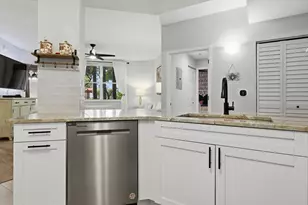 780 S Sapodilla Ave, West Palm Beach, FL 33401 - Photo 8