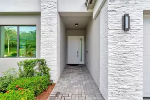 8080 Laurel Falls Dr, Boca Raton, FL 33496 - Photo 4
