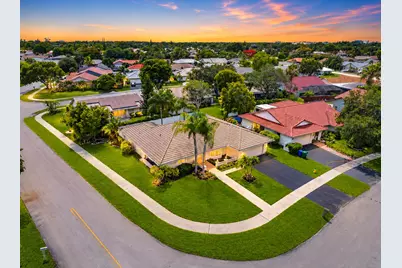 7816 Sunflower Drive, Margate, FL 33063 - Photo 2