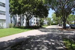 470 Executive Center Dr, West Palm Beach, FL 33401 - Photo 4