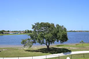 470 Executive Center Dr, West Palm Beach, FL 33401 - Photo 1