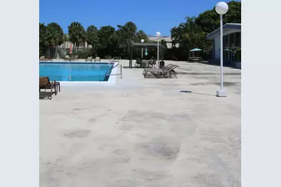 470 Executive Center Drive #3b, West Palm Beach, FL 33401 - Photo 2