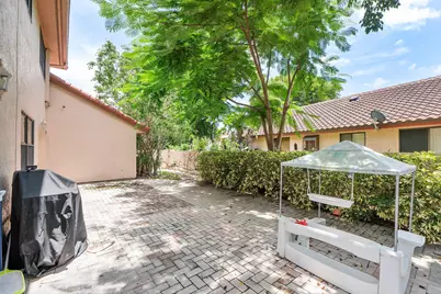 523 NW 38th Terrace, Deerfield Beach, FL 33442 - Photo 32
