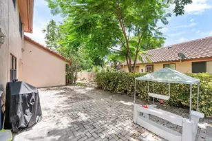 523 NW 38th Terrace, Deerfield Beach, FL 33442 - Photo 32