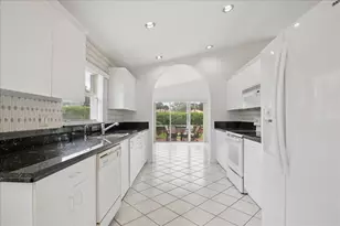 10884 Royal Caribbean Cir, Boynton Beach, FL 33437 - Photo 4