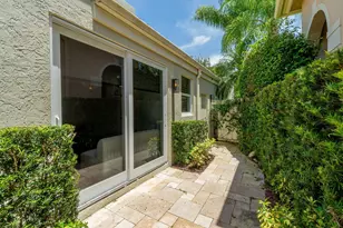 2402 Players Ct, Wellington, FL 33414 - Photo 32