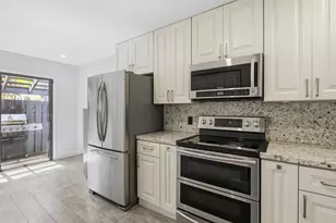1512 N 15th Terrace, Hollywood, FL 33020 - Photo 2