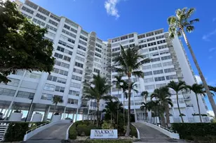 11930 N Bayshore Dr, North Miami, FL 33181 - Photo 18