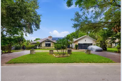251 NW 104th Avenue, Coral Springs, FL 33071 - Photo 8