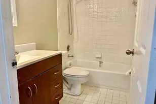 2585 NW 79th Ave, Margate, FL 33063 - Photo 6