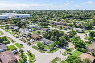 307 NW 6th St, Deerfield Beach, FL 33441 - Photo 8