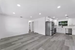 307 NW 6th St, Deerfield Beach, FL 33441 - Photo 4