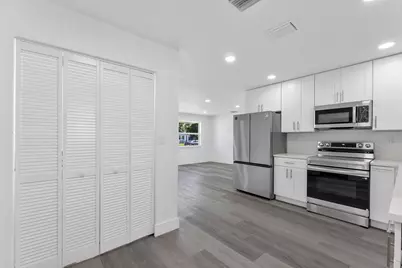 307 NW 6th Street, Deerfield Beach, FL 33441 - Photo 2