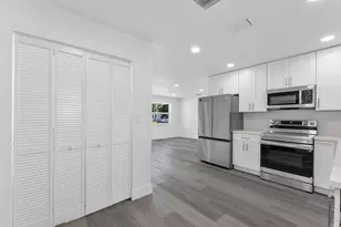 307 NW 6th St, Deerfield Beach, FL 33441 - Photo 2