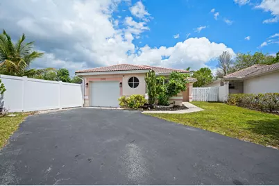 13400 NW 5th Court, Plantation, FL 33325 - Photo 2