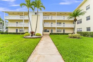 297 Dorset H, Boca Raton, FL 33434 - Photo 2