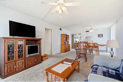 901 Colony Point Circle #523, Pembroke Pines, FL 33026 - Photo 16