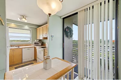 901 Colony Point Circle #523, Pembroke Pines, FL 33026 - Photo 6