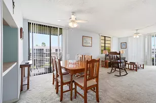 901 Colony Point Cir, Pembroke Pines, FL 33026 - Photo 10