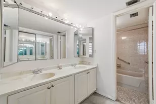 901 Colony Point Cir, Pembroke Pines, FL 33026 - Photo 22